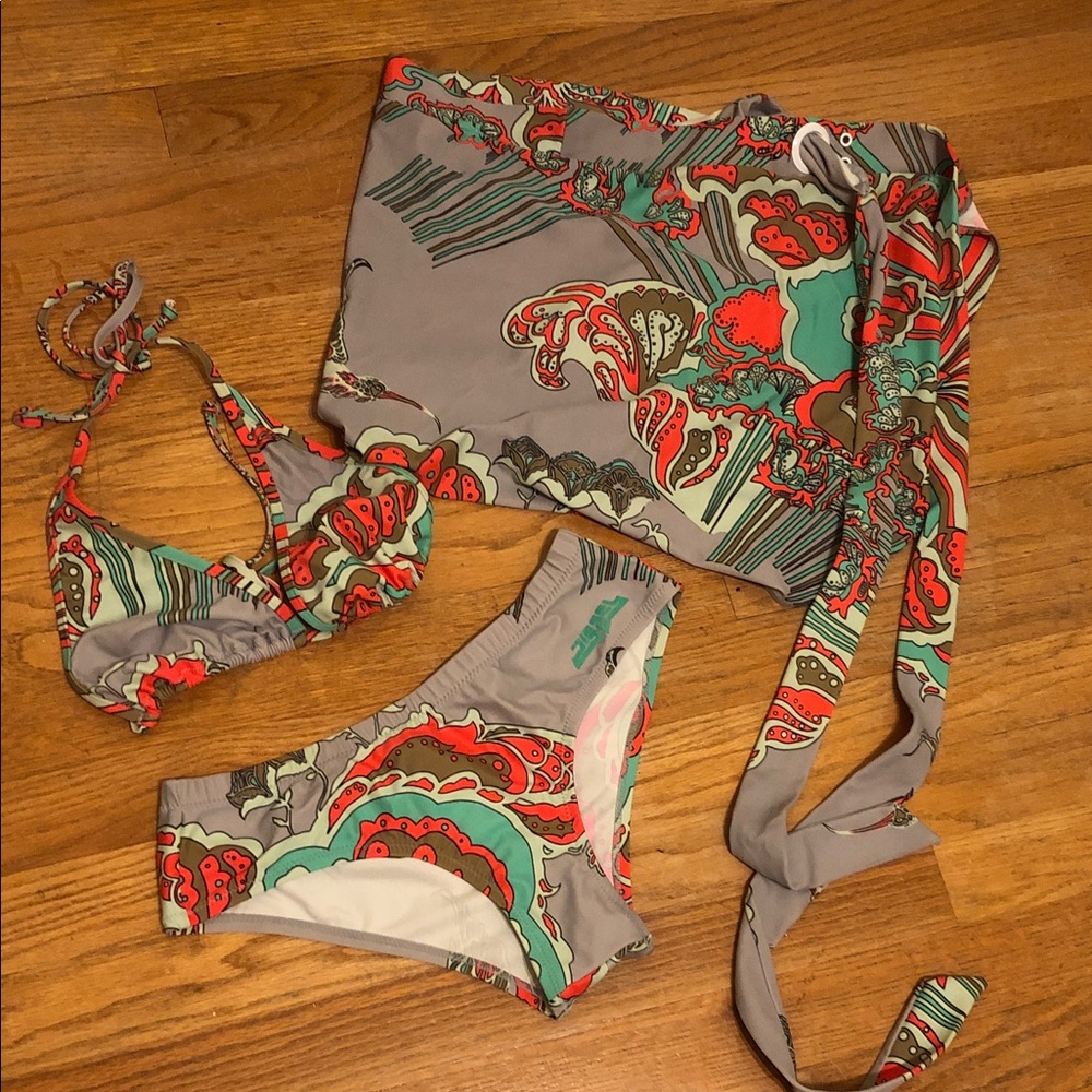 Diesel 3-Piece Multicolor Bikini Set Top & Sarong M, Bottom L NWT Never Worn!